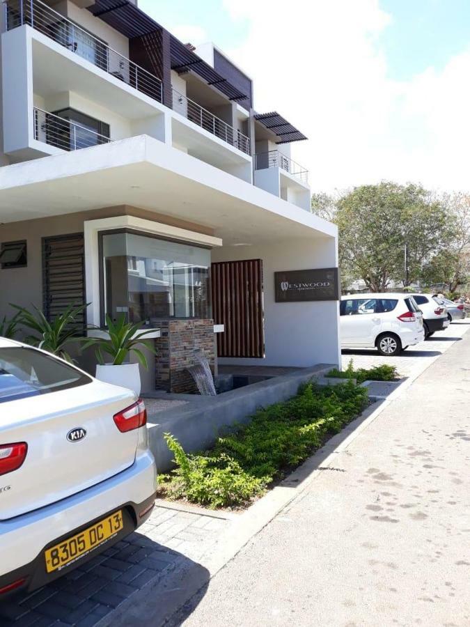 2 Bedroom Flat 15 Mins Walk From Flic En Flac Beach Eksteriør bilde