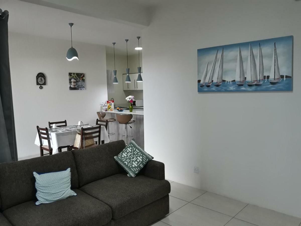 2 Bedroom Flat 15 Mins Walk From Flic En Flac Beach Eksteriør bilde